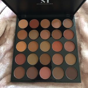 Morphe Original 25D Oh Boy Eyeshadow Palette

Brand never used